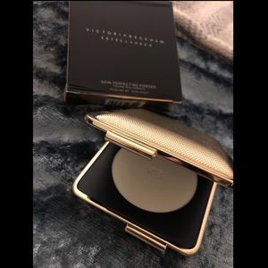 Victoria Beckham Skin Perfecting Power SOLDOUT!